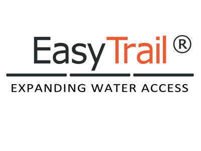 Logotyp för EasyTrail med tagline “Expanding Water Access”, undervarumärke till Floattech som erbjuder tillgänglighetsramper och badramper