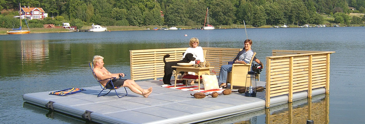 Flotte med solstol och räcke - Sjön Vidöstern